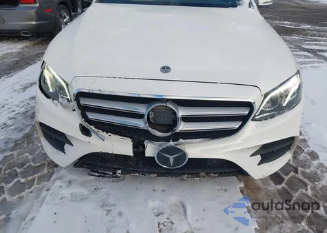 2018 Mercedes-Benz E 300 4Matic z USA, uszkodzony, nr VIN WDDZF4KB5JA372074